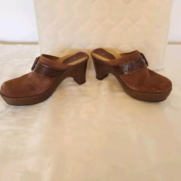 Womens Nurture Leather Slide On Mules Clogs Shoes 7 M Caramel Brown Faux Buckle - Picture 3 of 13